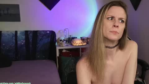 Snapshot of widthofapeach chatting on 4, 10, 2025 Gretchen  Jimmy online show from 4, 10, 2025