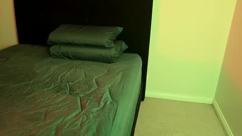 Snapshot of wifeyandhubbyfuck chatting on 21, 3, 2026 Wifeyandhubbyfuck online show from 21, 3, 2026