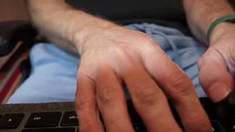 Snapshot of wiggo8 chatting on 17, 9, 2025 HornDawg online show from 17, 9, 2025