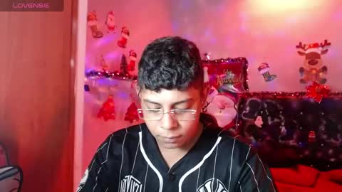 Snapshot of wiilliam_20 chatting on 5, 12, 2024 wiilliam online show from 5, 12, 2024