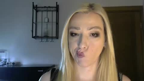 Snapshot of wild_silk_desire chatting on 20, 1, 2025 Alina online show from 20, 1, 2025