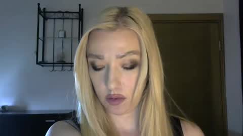 Snapshot of wild_silk_desire chatting on 21, 1, 2025 Alina online show from 21, 1, 2025