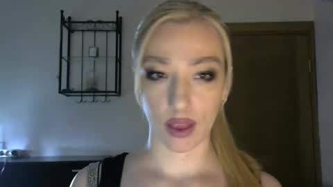 Snapshot of wild_silk_desire chatting on 22, 1, 2025 Alina online show from 22, 1, 2025