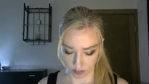 Snapshot of wild_silk_desire chatting on 23, 1, 2025 Alina online show from 23, 1, 2025