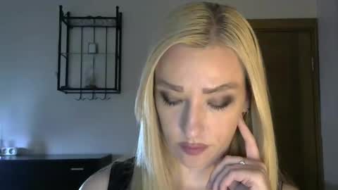 Snapshot of wild_silk_desire chatting on 25, 1, 2025 Alina online show from 25, 1, 2025