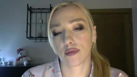 Snapshot of wild_silk_desire chatting on 1, 2, 2025 Alina online show from 1, 2, 2025