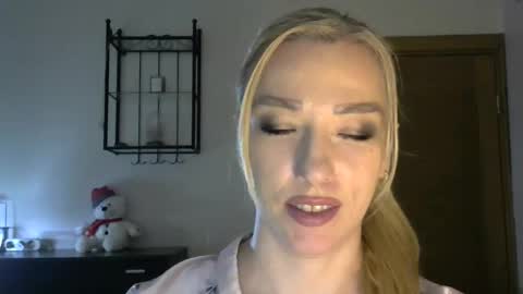 Snapshot of wild_silk_desire chatting on 3, 2, 2025 Alina online show from 3, 2, 2025