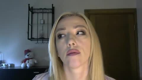 Snapshot of wild_silk_desire chatting on 6, 2, 2025 Alina online show from 6, 2, 2025