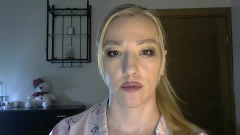 Snapshot of wild_silk_desire chatting on 8, 2, 2025 Alina online show from 8, 2, 2025