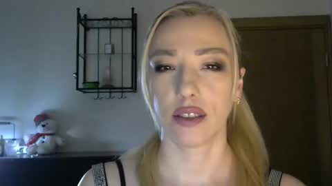 Snapshot of wild_silk_desire chatting on 1, 3, 2025 Alina online show from 1, 3, 2025
