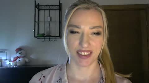 Snapshot of wild_silk_desire chatting on 1, 3, 2025 Alina online show from 1, 3, 2025
