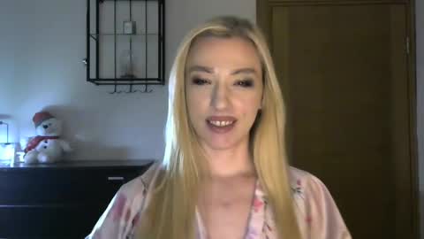 Snapshot of wild_silk_desire chatting on 2, 3, 2025 Alina online show from 2, 3, 2025