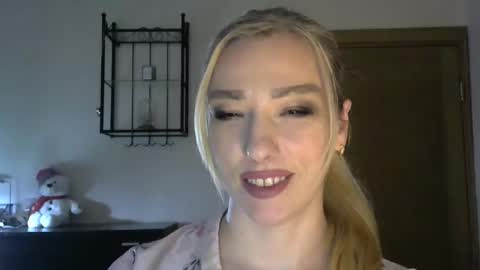 Snapshot of wild_silk_desire chatting on 4, 3, 2025 Alina online show from 4, 3, 2025