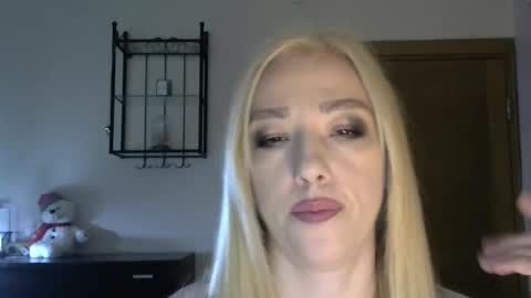 Snapshot of wild_silk_desire chatting on 6, 3, 2025 Alina online show from 6, 3, 2025