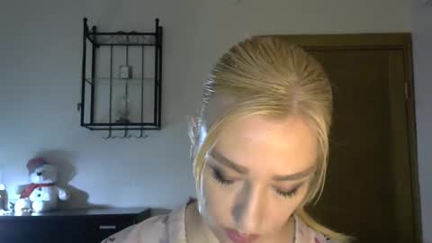 Snapshot of wild_silk_desire chatting on 10, 3, 2025 Alina online show from 10, 3, 2025