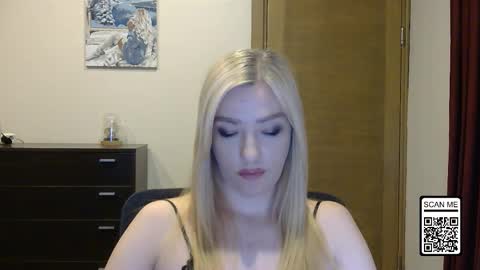 Snapshot of wild_silk_desire chatting on 27, 10, 2025 Alina online show from 27, 10, 2025