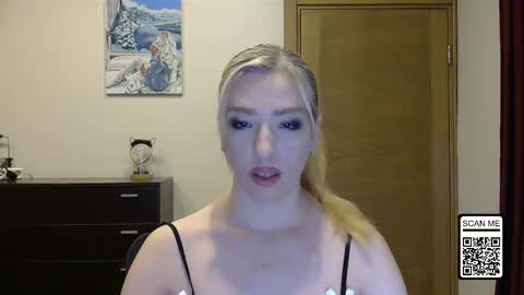 Snapshot of wild_silk_desire chatting on 8, 11, 2025 Alina online show from 8, 11, 2025