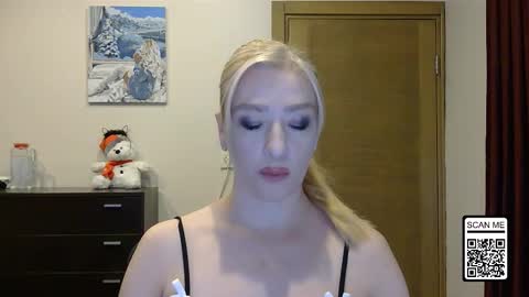 Snapshot of wild_silk_desire chatting on 23, 11, 2025 Alina online show from 23, 11, 2025