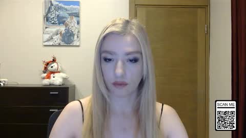 Snapshot of wild_silk_desire chatting on 14, 12, 2025 Alina online show from 14, 12, 2025