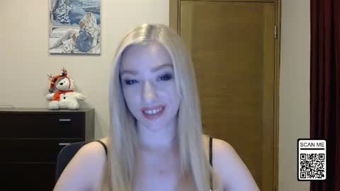 Snapshot of wild_silk_desire chatting on 15, 12, 2025 Alina online show from 15, 12, 2025