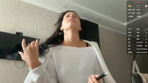 Mia online show from 17, 9, 2025