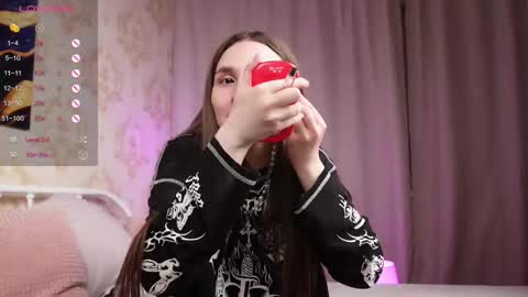 Snapshot of wilder_weinn chatting on 9, 11, 2025 .. alice .. online show from 9, 11, 2025