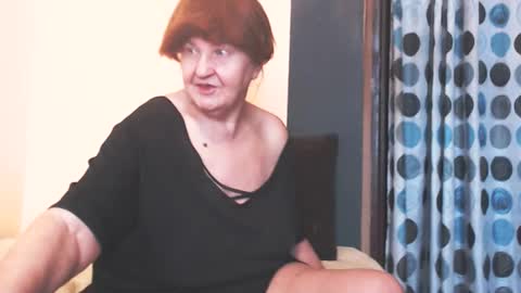 Snapshot of wildredcat chatting on 25, 4, 2026 WildRedCat online show from 25, 4, 2026