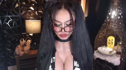 Snapshot of wildroxie chatting on 4, 3, 2025 ROXIE online show from 4, 3, 2025