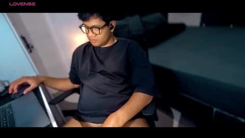 Snapshot of wildynight chatting on 13, 10, 2025 Wildy online show from 13, 10, 2025