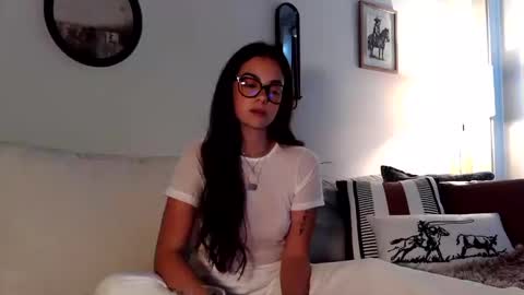 Snapshot of willowbelle chatting on 17, 10, 2025 willowbelle online show from 17, 10, 2025
