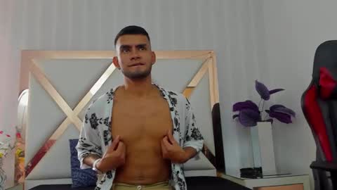 Snapshot of willsainz chatting on 22, 12, 2025 WillSainz online show from 22, 12, 2025