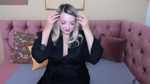 Snapshot of wilmasanders chatting on 19, 10, 2025 wilmasanders online show from 19, 10, 2025