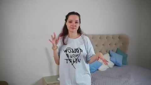 for u Alise online show from 17, 9, 2025