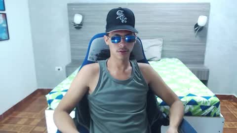 Snapshot of wiltom_ chatting on 3, 12, 2025 Wiltom online show from 3, 12, 2025