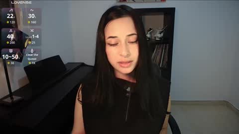 Snapshot of windy_butterfly chatting on 2, 10, 2025 Sara online show from 2, 10, 2025