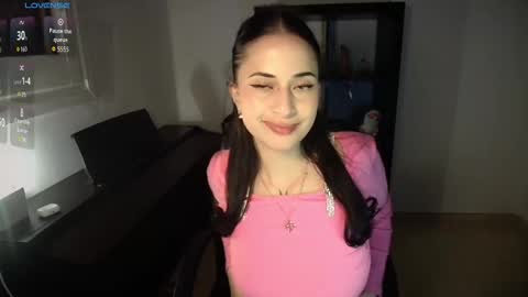 Snapshot of windy_butterfly chatting on 7, 11, 2025 Sara online show from 7, 11, 2025