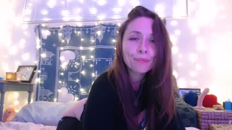Snapshot of wingardiumleveveosa chatting on 20, 12, 2024 Eevie online show from 20, 12, 2024
