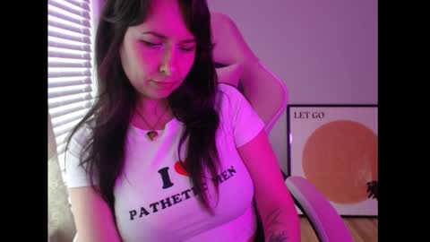 Snapshot of wingardiumleveveosa chatting on 8, 9, 2025 Eevie online show from 8, 9, 2025
