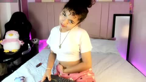  Winnifer Gonzalez  online show from 8, 3, 2025
