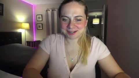 Snapshot of winter_miracle chatting on 20, 9, 2025 Winter Miracle online show from 20, 9, 2025