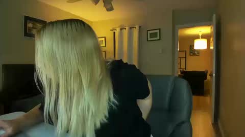 Snapshot of winter_miracle chatting on 18, 10, 2025 Winter Miracle online show from 18, 10, 2025