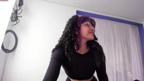 Snapshot of witchofhearts chatting on 11, 3, 2025 Luna Violeta A r t i s t online show from 11, 3, 2025