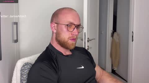 Snapshot of wlademarbergs chatting on 1, 2, 2025 Wlademar online show from 1, 2, 2025