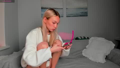 wladilia online show from 11, 2, 2025