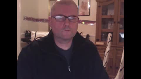 Snapshot of wobble444 chatting on 12, 4, 2026 wobble444 online show from 12, 4, 2026