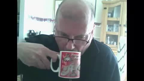 Snapshot of wobble444 chatting on 13, 4, 2026 wobble444 online show from 13, 4, 2026