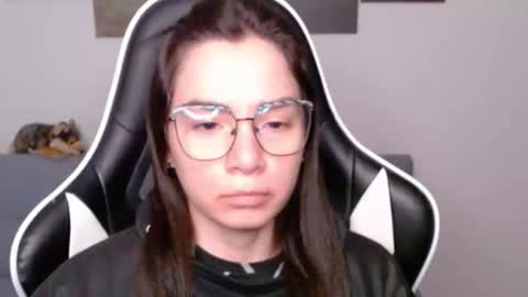Snapshot of wolfs_daughter chatting on 18, 4, 2026 Alex online show from 18, 4, 2026