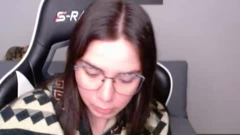 Snapshot of wolfs_daughter chatting on 21, 4, 2026 Alex online show from 21, 4, 2026