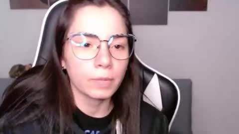 Snapshot of wolfs_daughter chatting on 27, 4, 2026 Alex online show from 27, 4, 2026