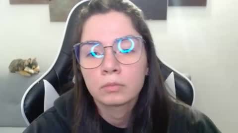 Snapshot of wolfs_daughter chatting on 29, 4, 2026 Alex online show from 29, 4, 2026